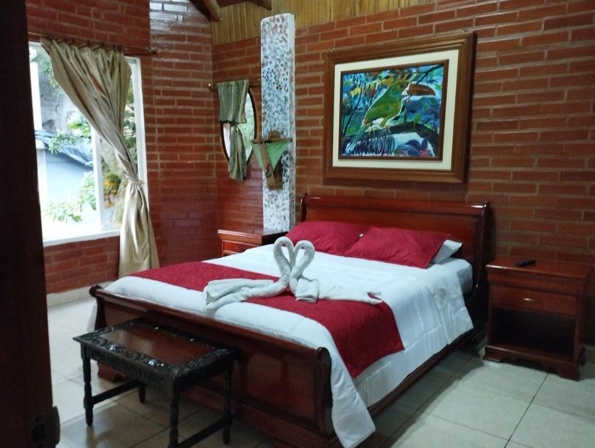 Casa Cultural Mindo Hotel Buitenkant foto